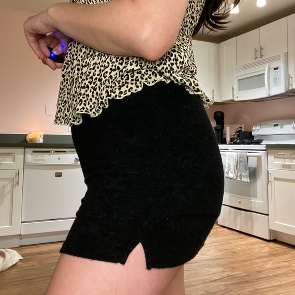 Black Forever21 terrycloth miniskirt with built in shorts - Picture 2 of 3